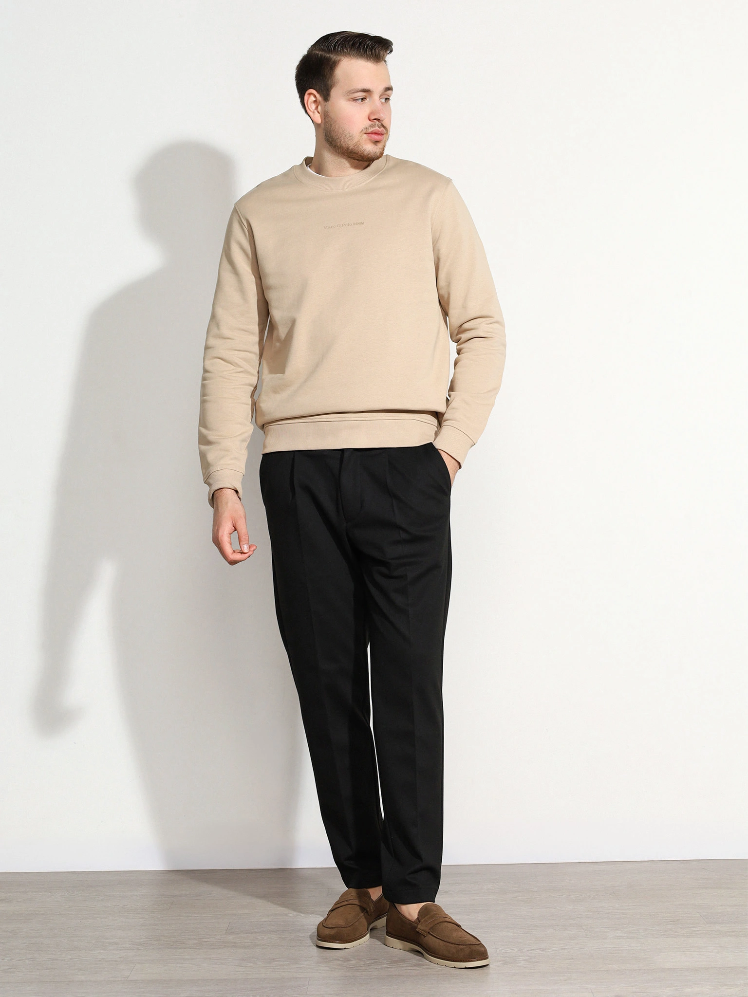 Брюки трикотажные черного цвета 